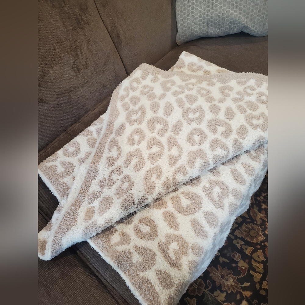 Gorgeous Leopard Print Throw-NWT